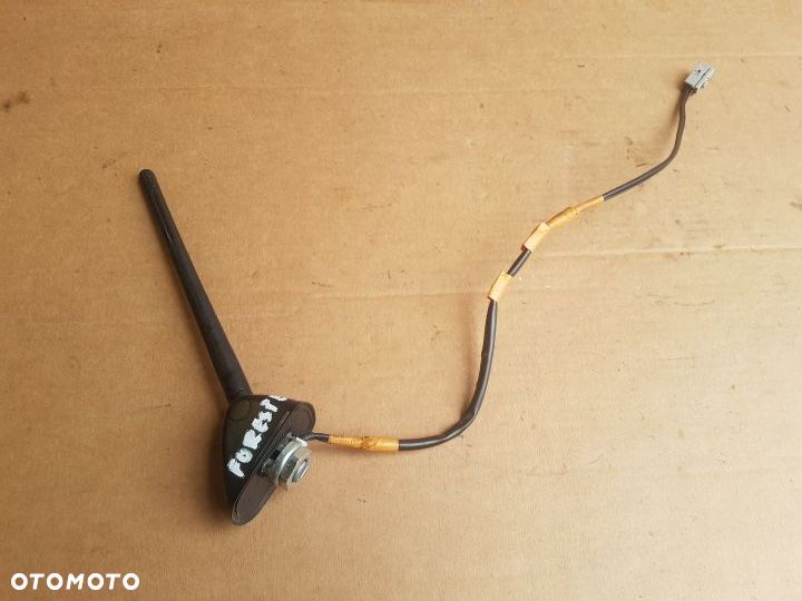 Subaru Forester 3 SH antena radiowa na dach