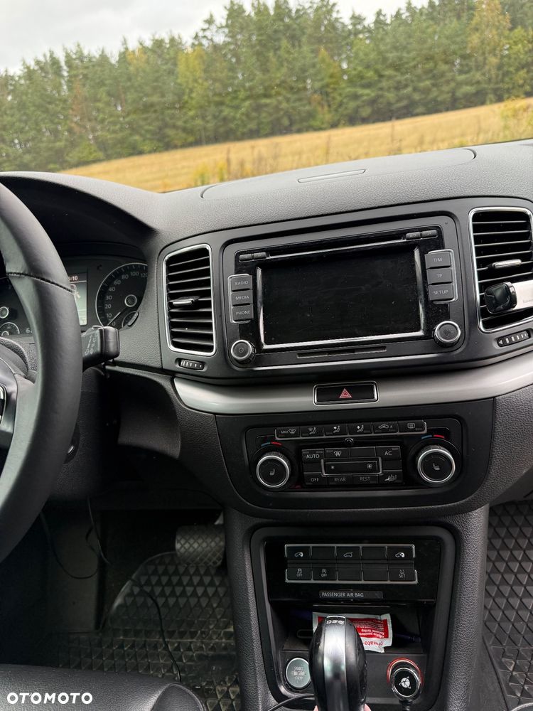 Volkswagen Sharan 2011 photo 4