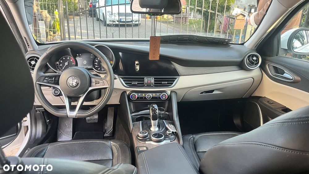 Alfa Romeo Giulia 2.0 Turbo TI Q4 - 13