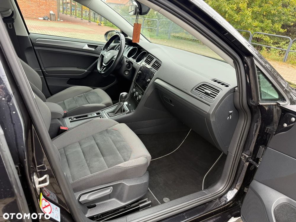 Volkswagen Golf 1.6 TDI SCR DSG Comfortline - 25