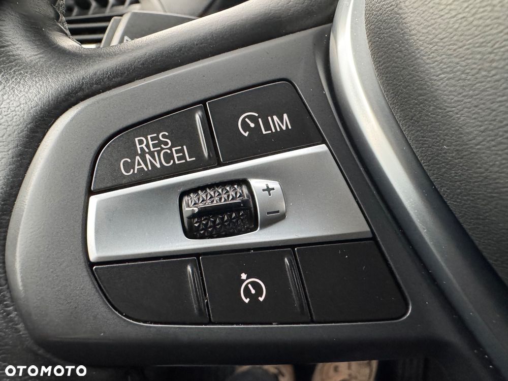 BMW X3 sDrive18d Advantage - 34