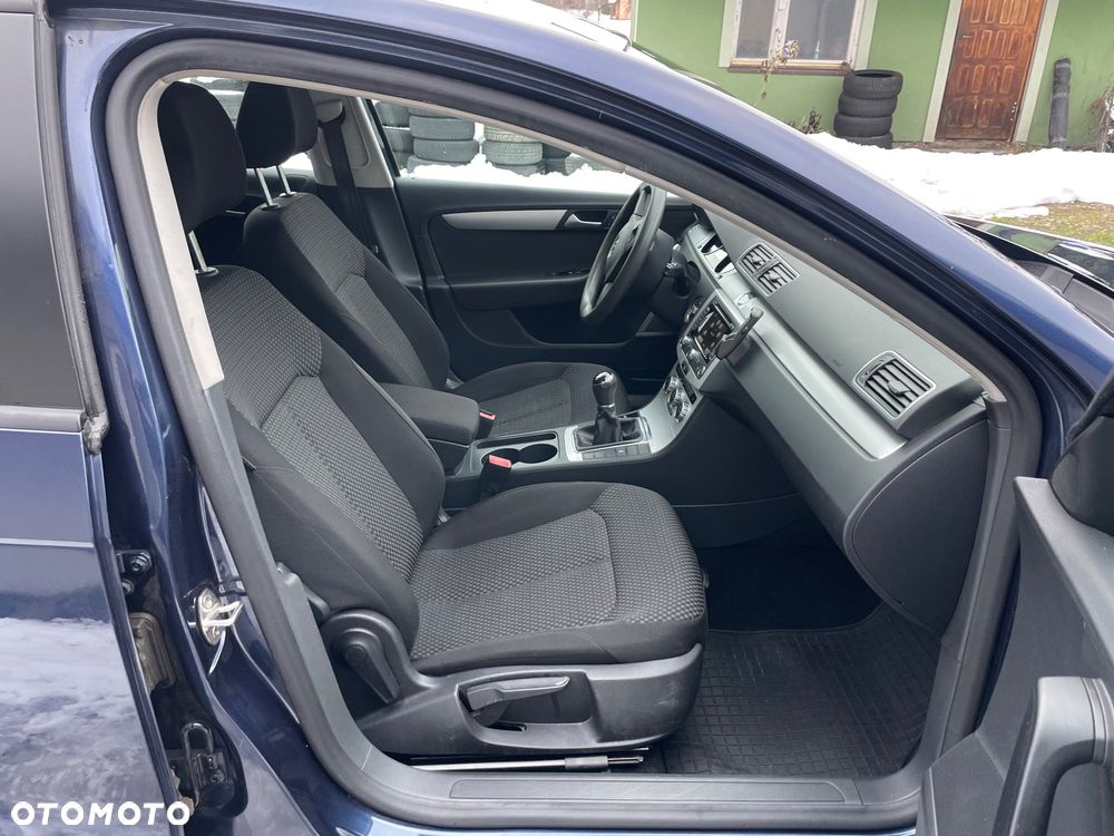 Volkswagen Passat 1.6 TDI Comfortline - 13