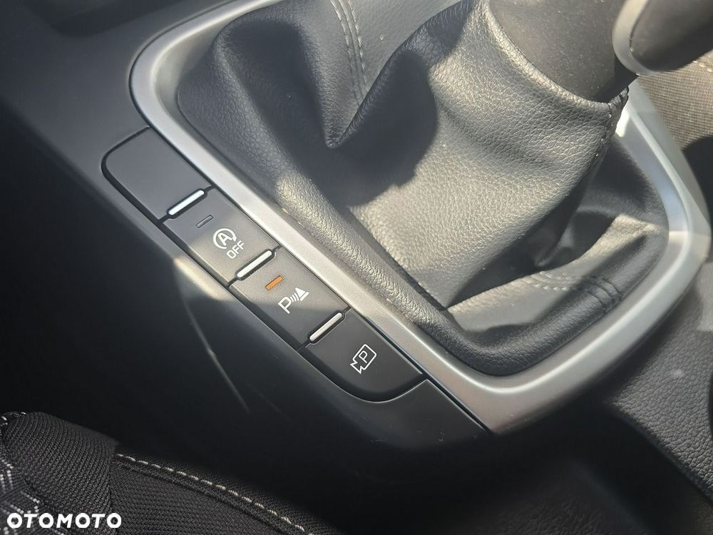 Kia Ceed - 28