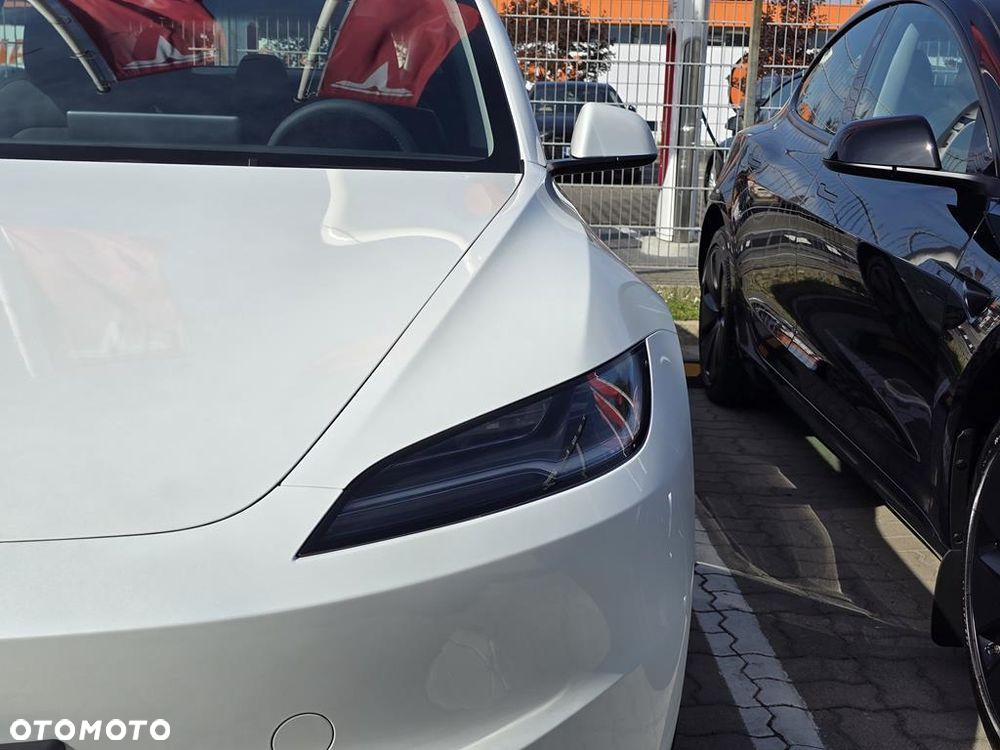 Tesla Model 3 Long Range AWD - 21