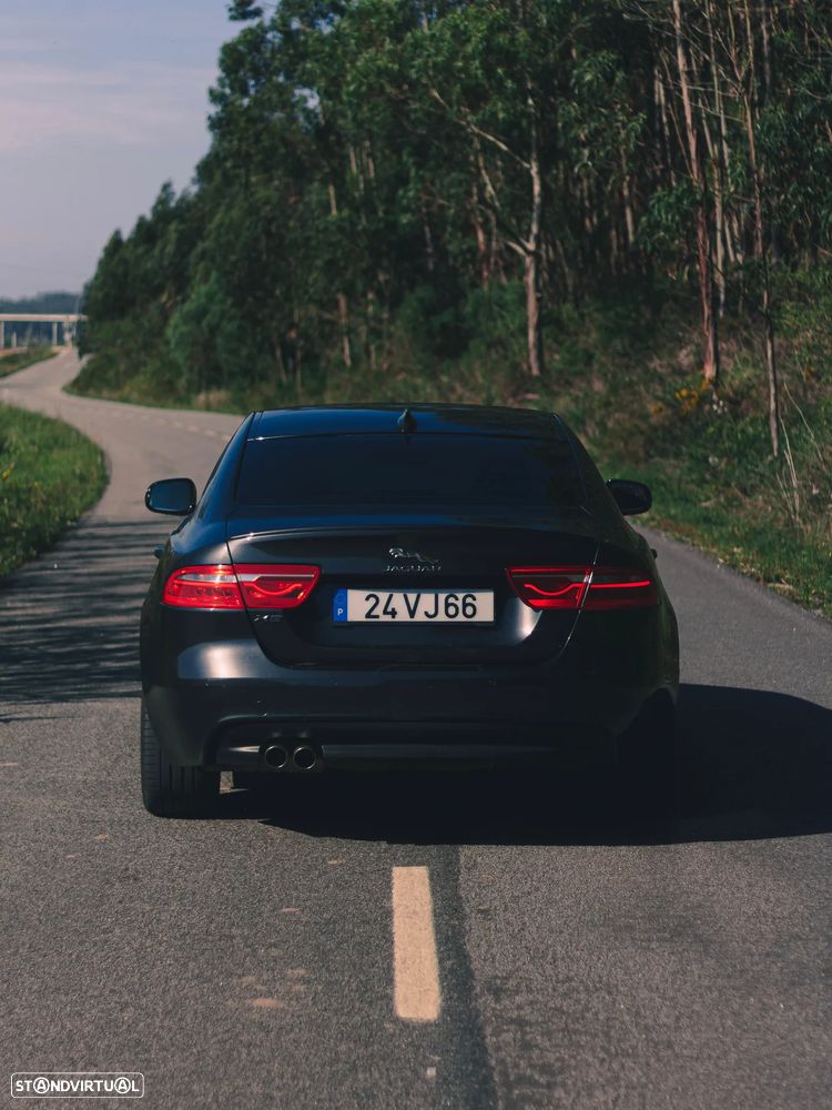 Jaguar XE 2.0 D R-Sport Aut. - 3