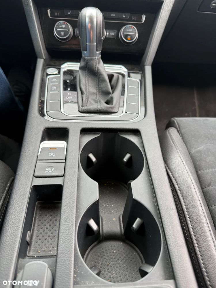 Volkswagen Passat - 21