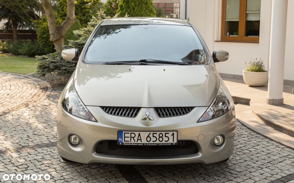Mitsubishi Grandis 2.4 Intense - 6