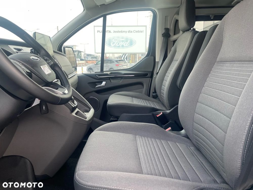 Ford Tourneo Custom - 5