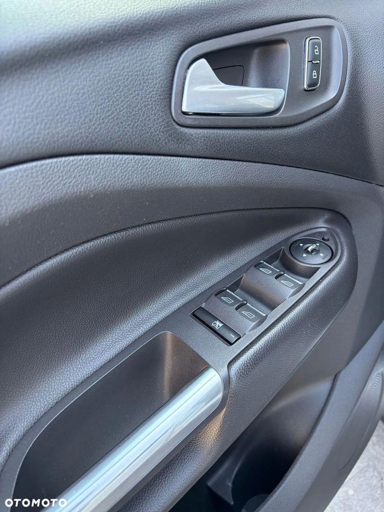 Ford Kuga - 21