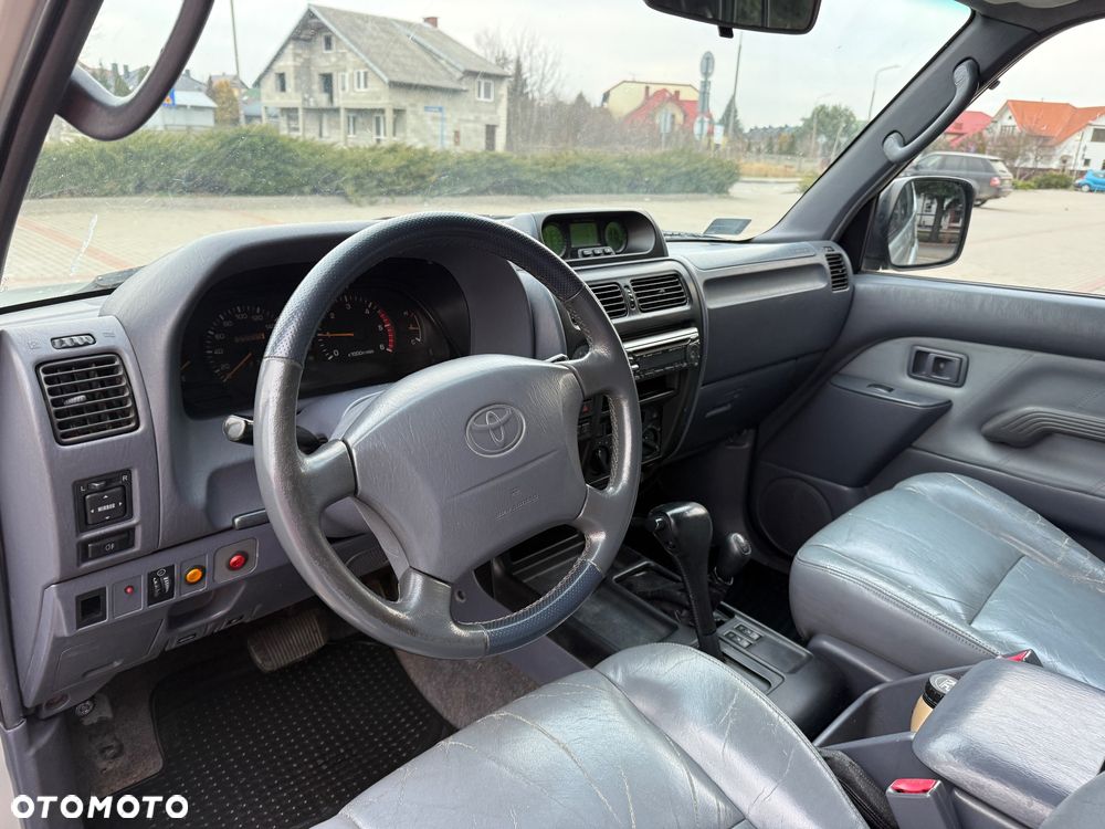 Toyota Land Cruiser - 17