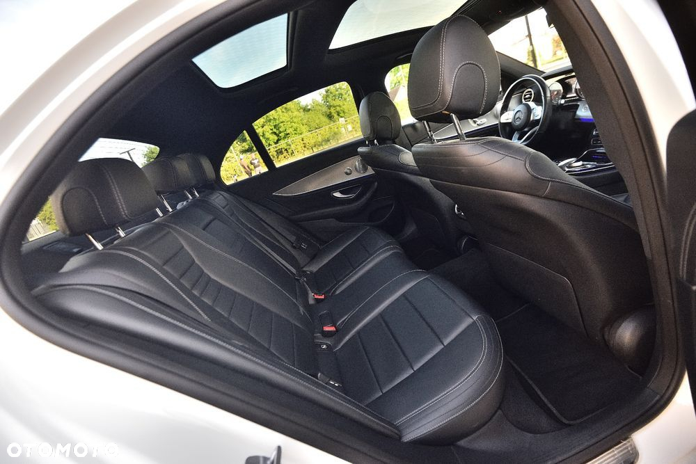 Mercedes-Benz Klasa E 220 d 4-Matic 9G-TRONIC - 12