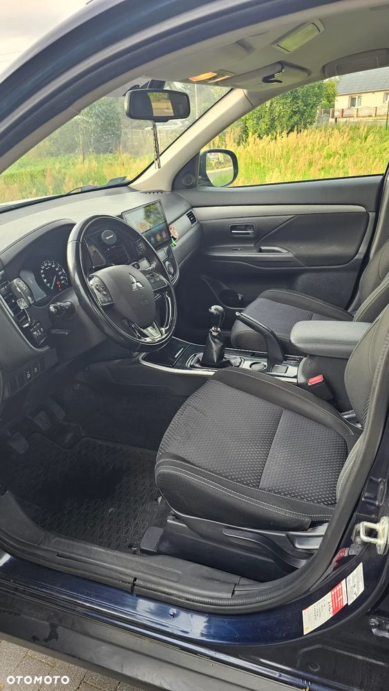 Mitsubishi Outlander - 17
