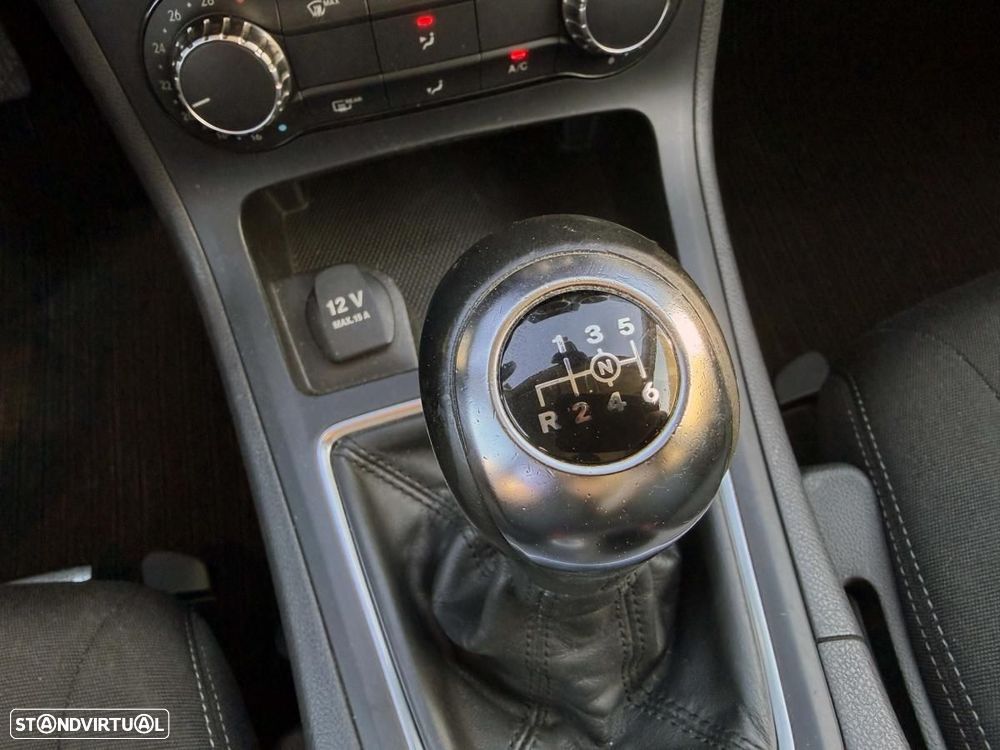 Mercedes-Benz B 180 d Style - 35