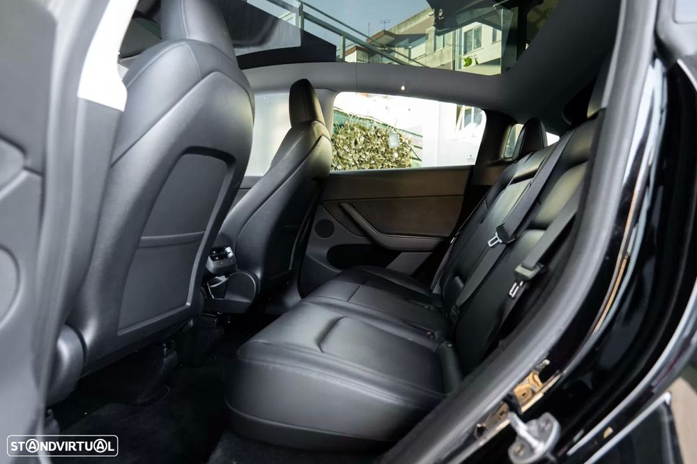 Tesla Model Y Long Range Dual Motor AWD - 22