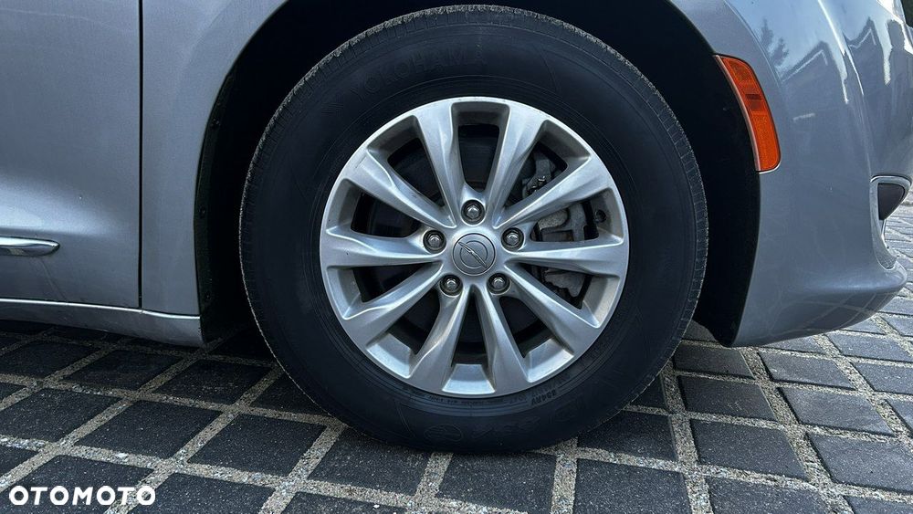 Chrysler Pacifica - 24