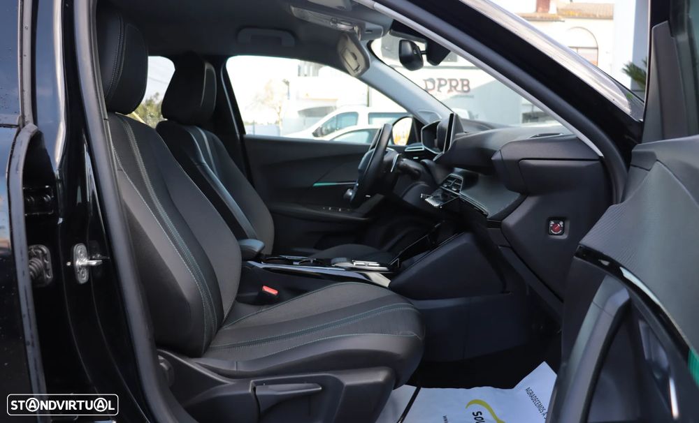 Peugeot 2008 1.2 PureTech Allure EAT8 - 12
