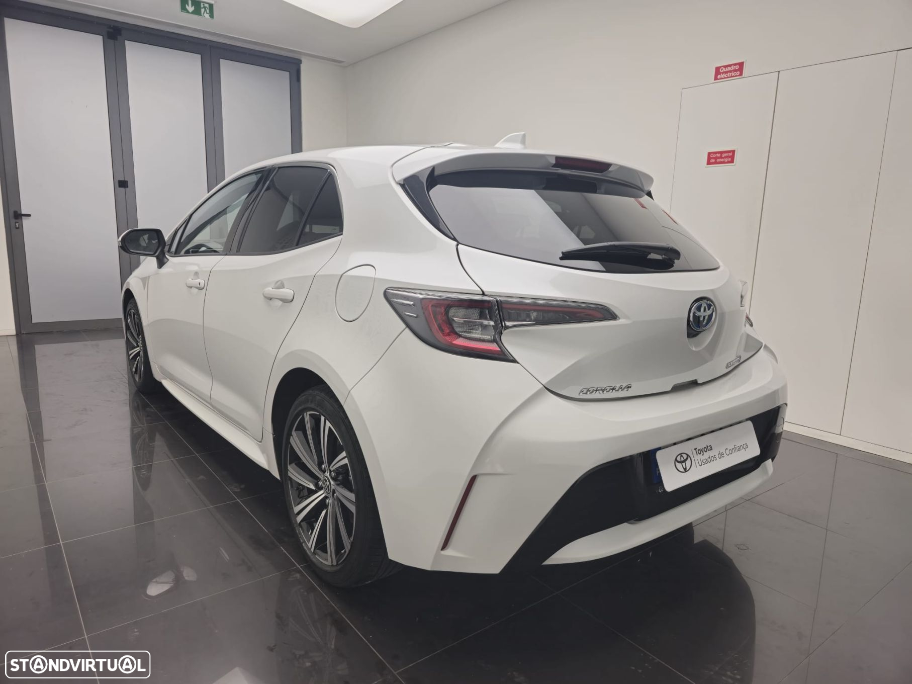 Toyota Corolla 1.8 Hybrid Comfort+P.Sport - 2