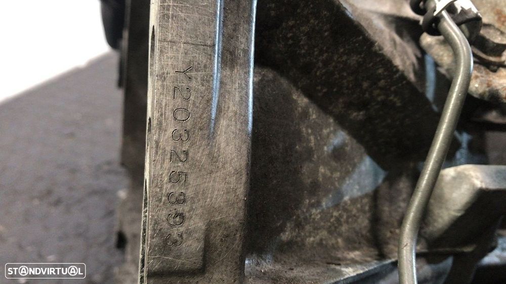 CAIXA VELOCIDADES TOYOTA YARIS 2002 - 1