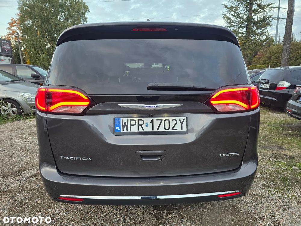 Chrysler Pacifica - 8