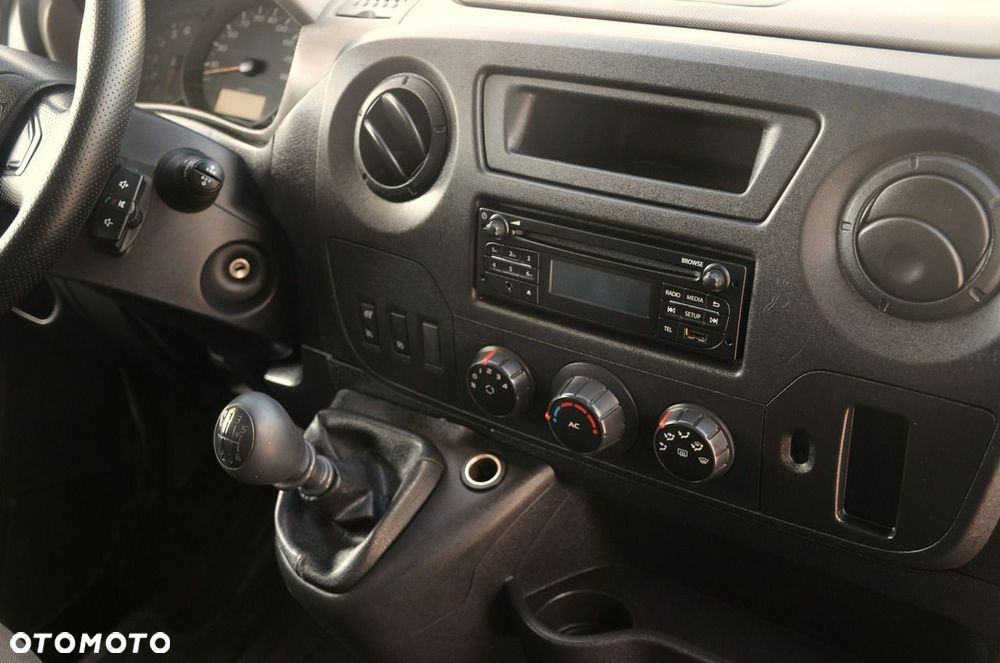 Nissan NV 400 - 18