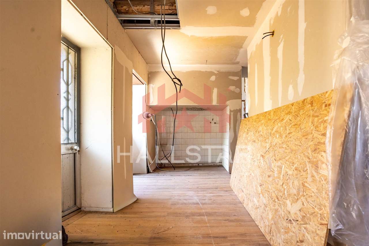 Moradia para Renovação / Vistas Desafogadas / Soutocico - Grande imagem: 4/28
