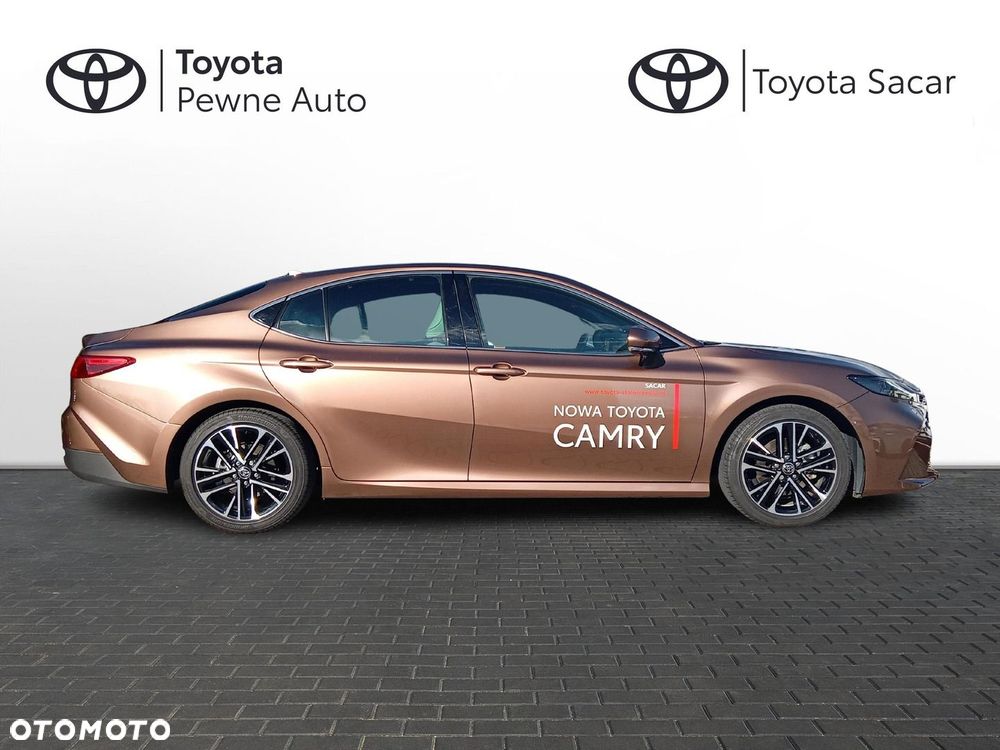 Toyota Camry - 4
