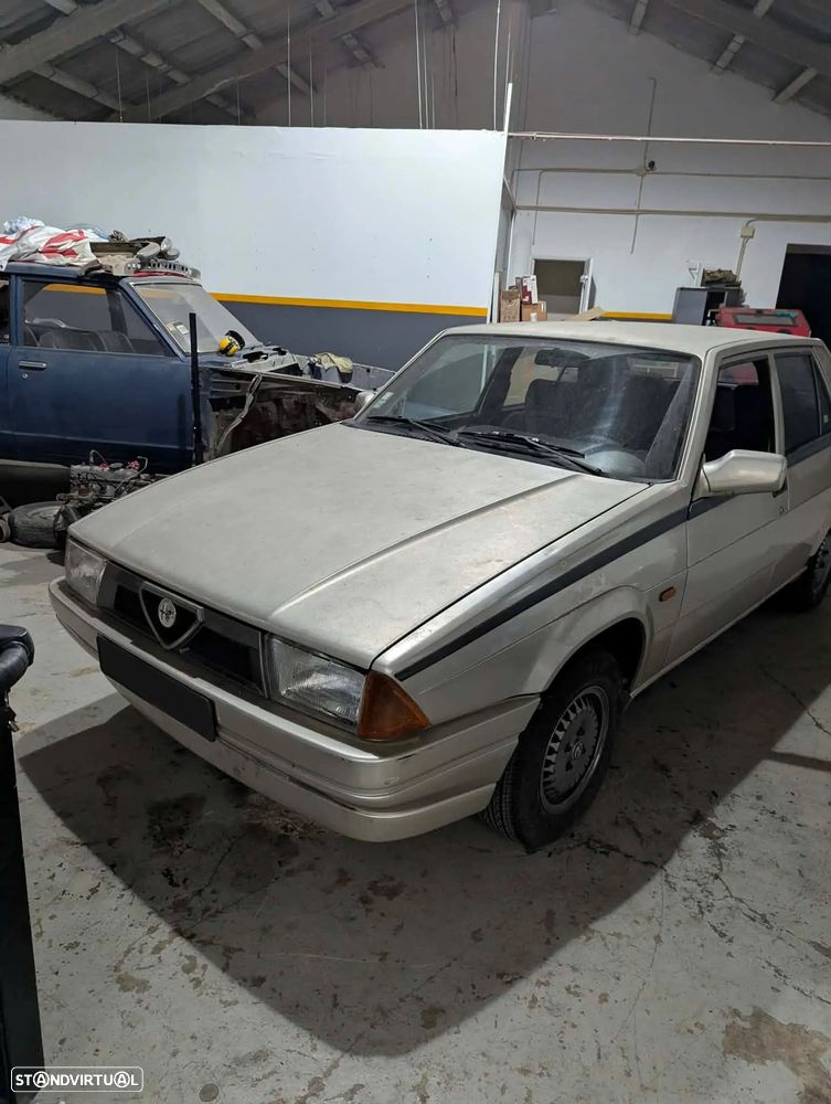 Alfa Romeo 75 - 3