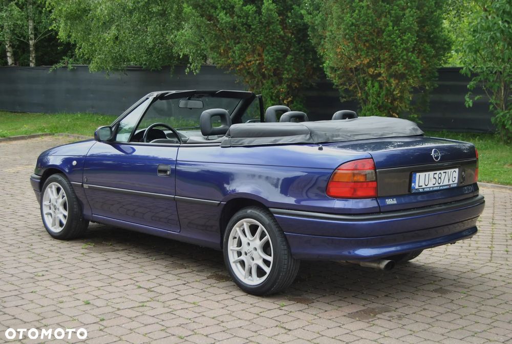 Opel Astra 1.8 Bertone - 4