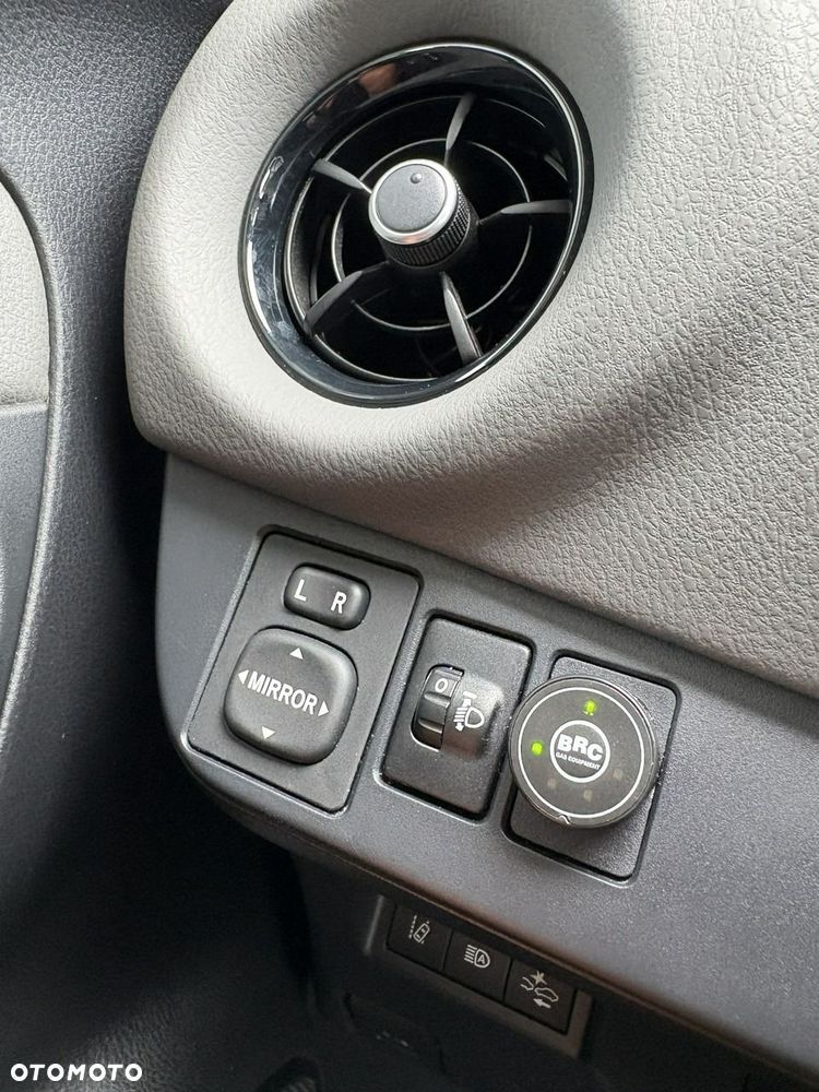 Toyota Yaris - 27