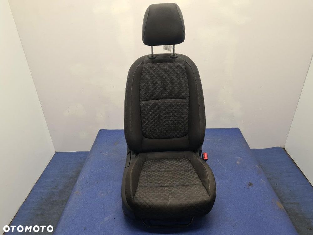 KIA RIO IV HB FOTEL PASAŻERA. - 1