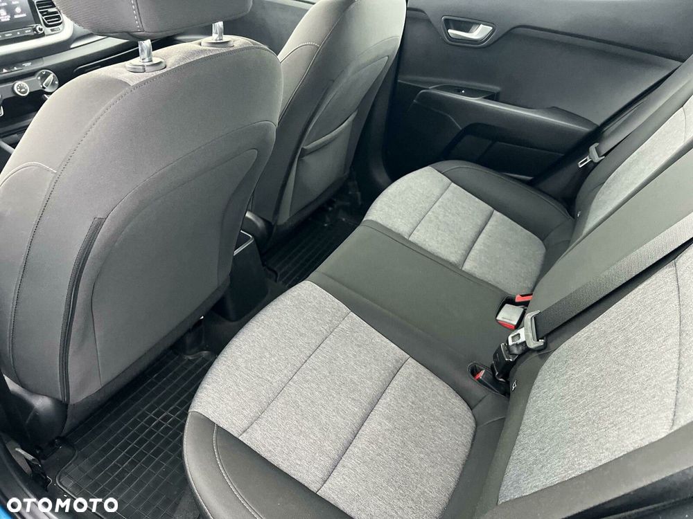 Kia Stonic - 24