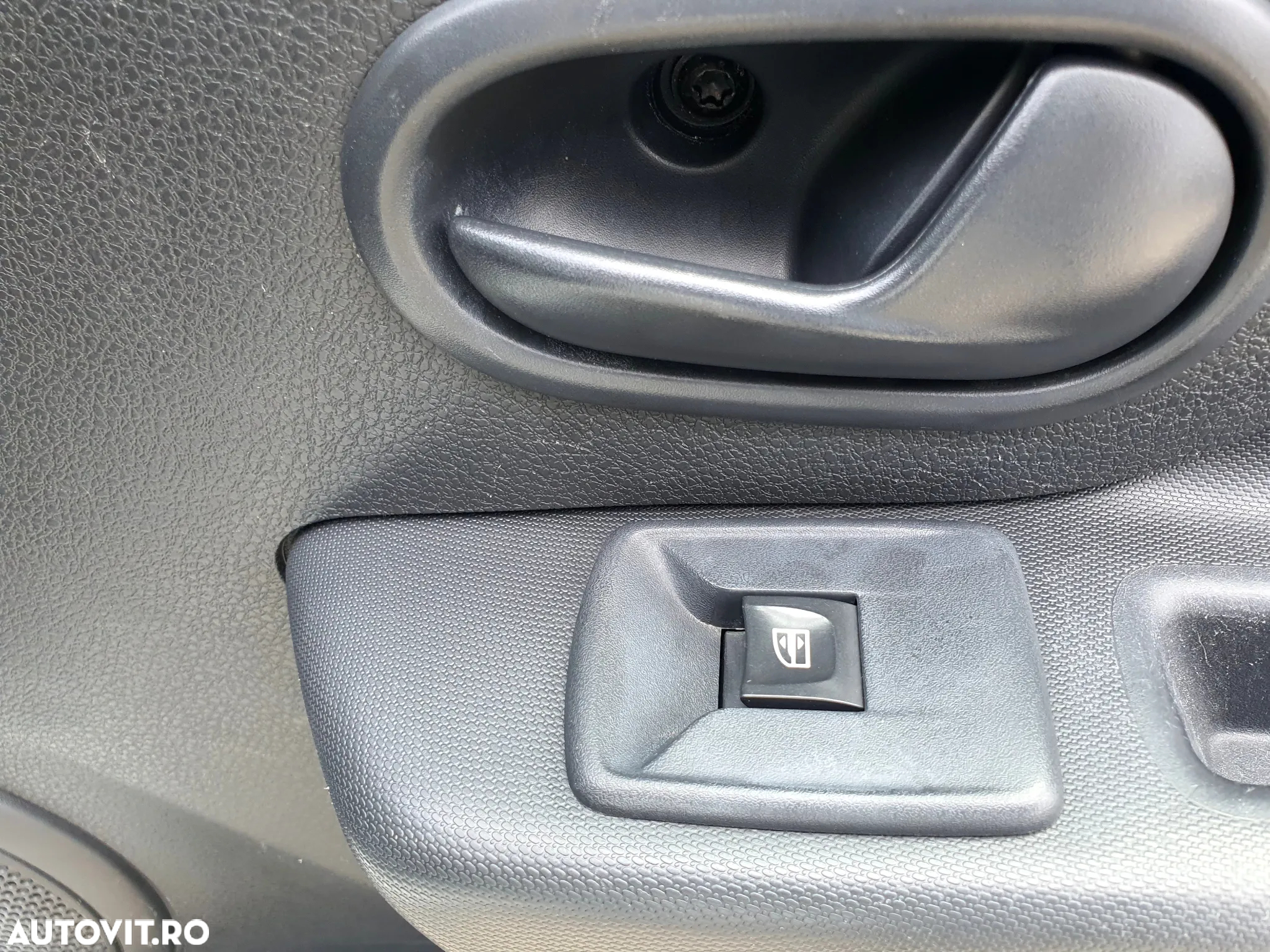 Dacia Logan 1.0 SCe SL PLUS - 13