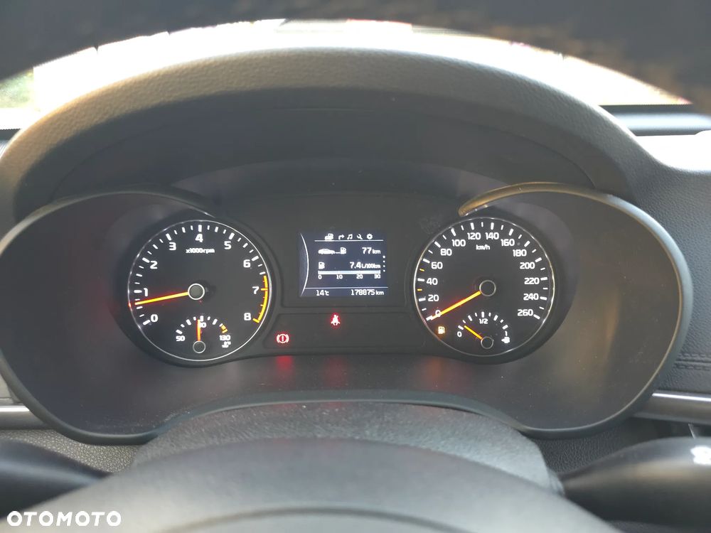 Kia Optima 2.0 M - 21