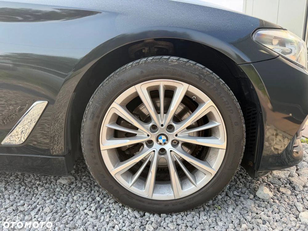 BMW Seria 5 520i - 11