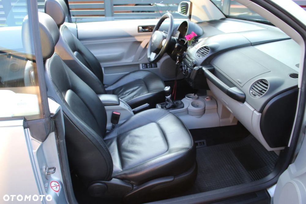 Volkswagen New Beetle - 31