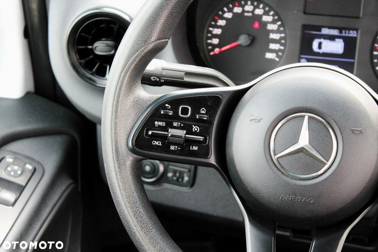 Mercedes-Benz Sprinter - 15