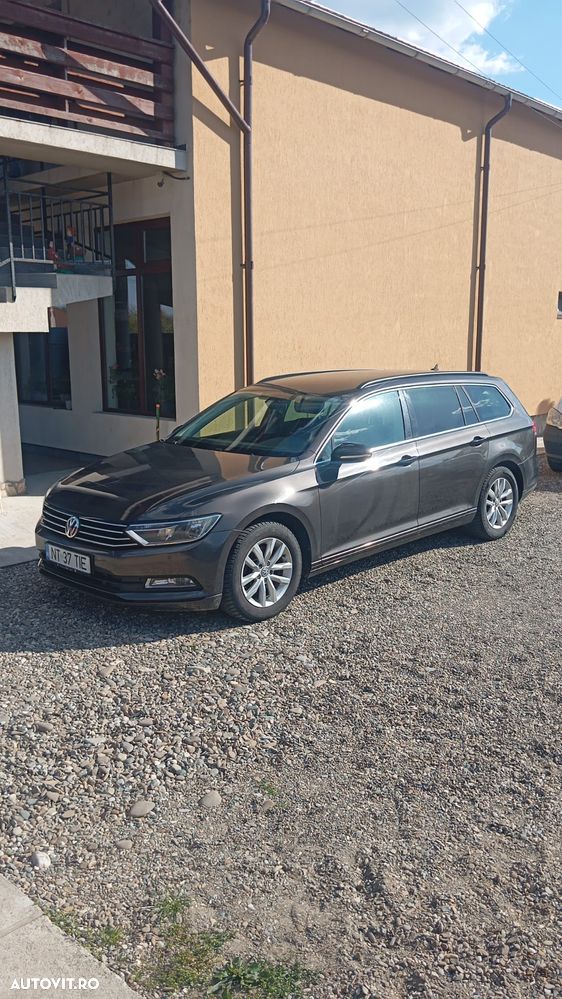 Volkswagen Passat 2.0 TDI (BlueMotion Technology) Trendline - 1
