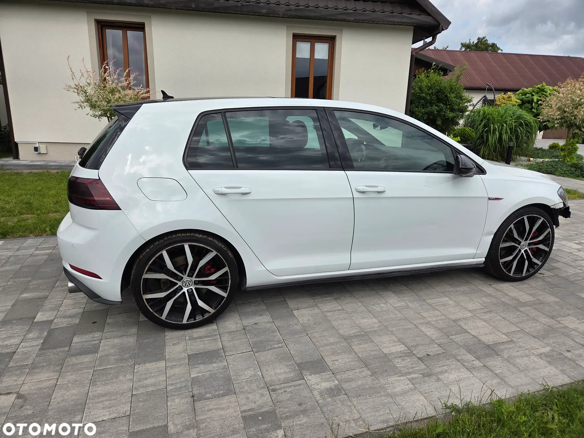 Volkswagen Golf VIII 2.0 TSI GTI DSG - 12