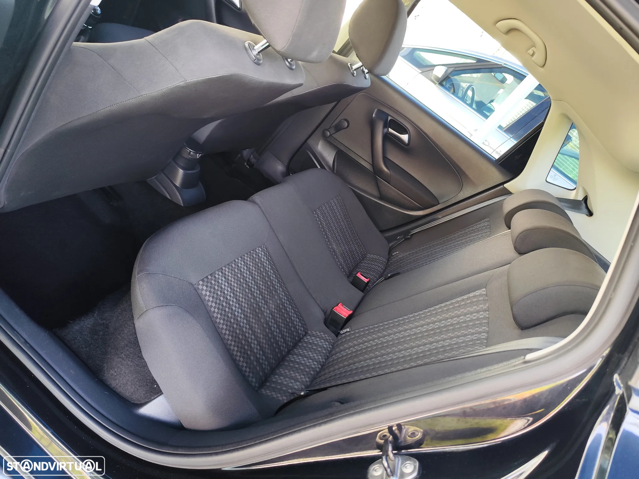 VW Polo 1.4 TDi BlueMotion - 28