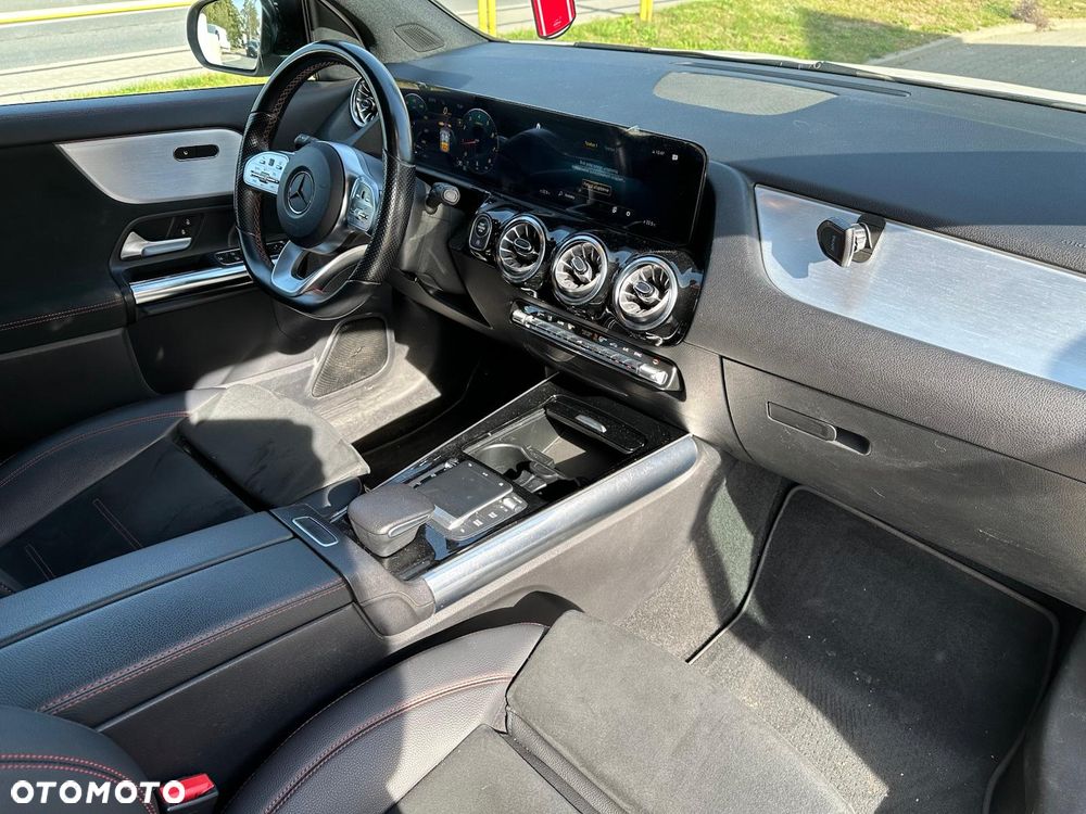 Mercedes-Benz GLA 200 AMG Line - 16