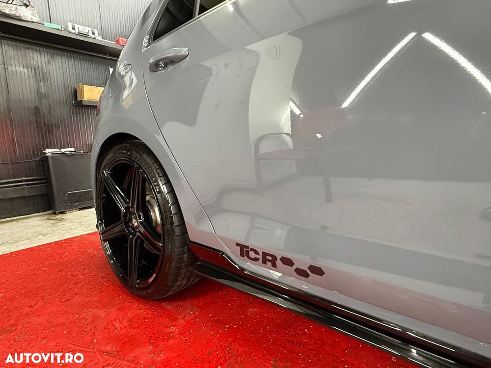 Volkswagen Golf - 18