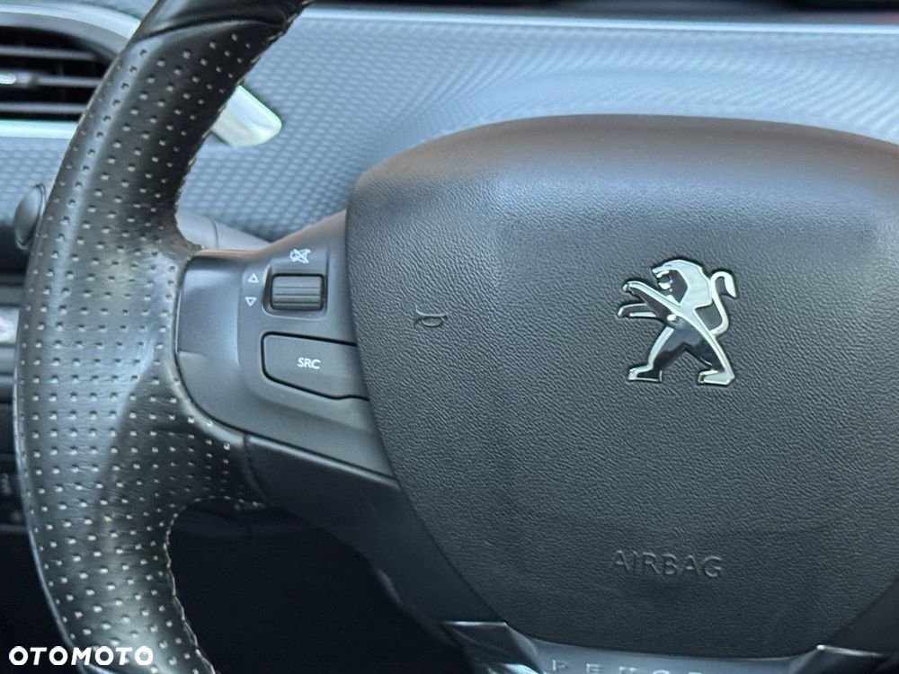 Peugeot 208 1.2 PureTech Allure S&S - 36