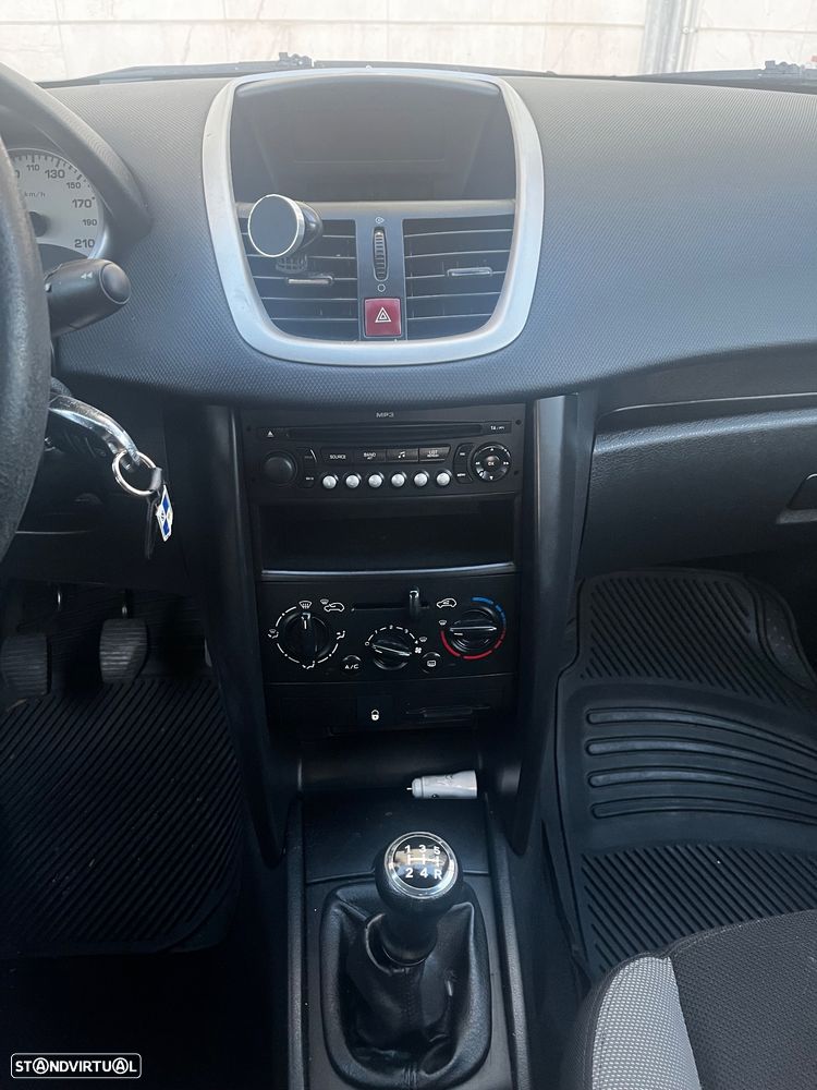 Peugeot 207 1.4 16V Trendy - 13
