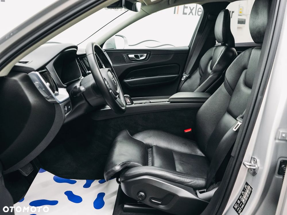 Volvo XC 60 B4 D Geartronic Momentum - 12