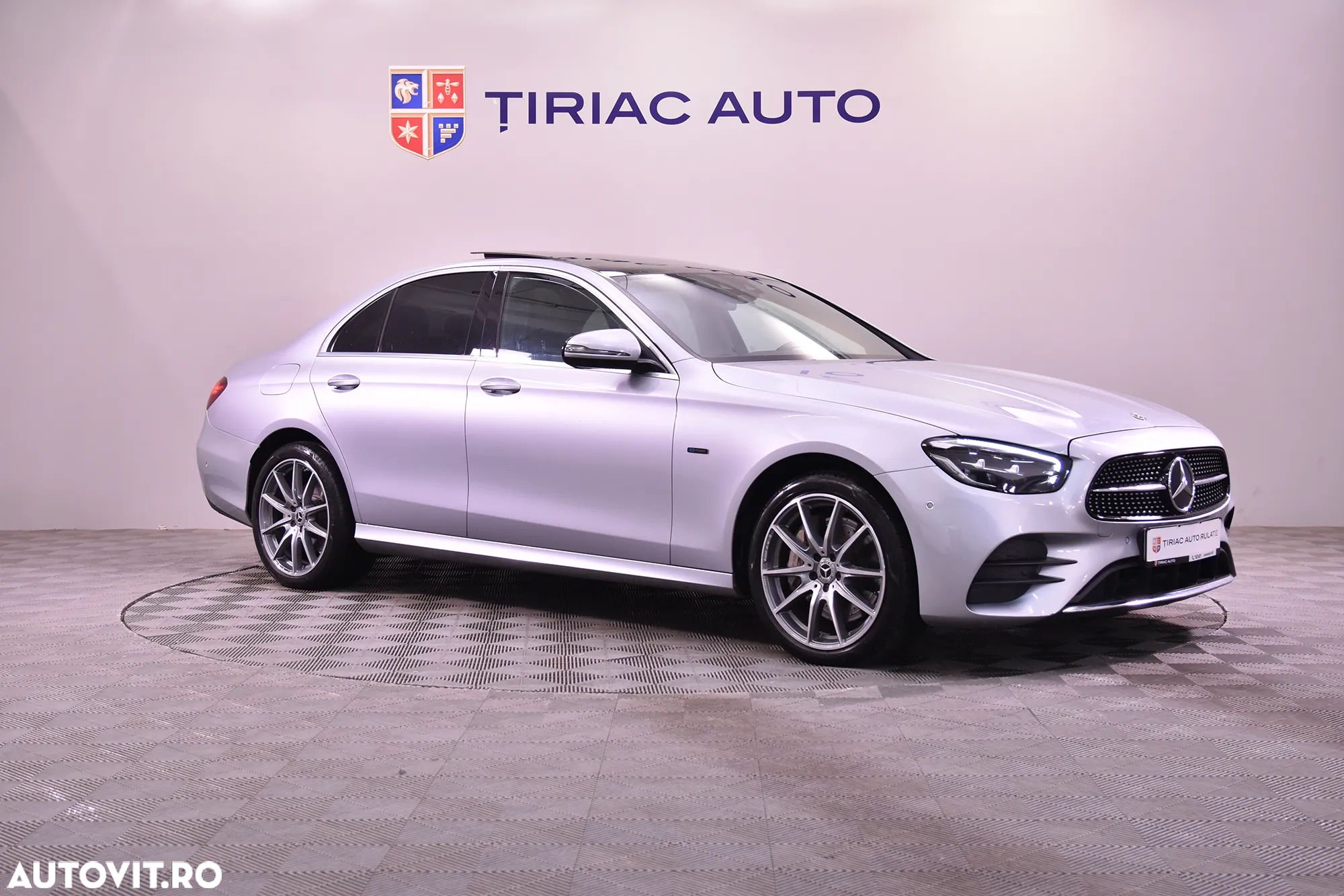 Mercedes-Benz E 350e 9G-TRONIC AMG Line - 7