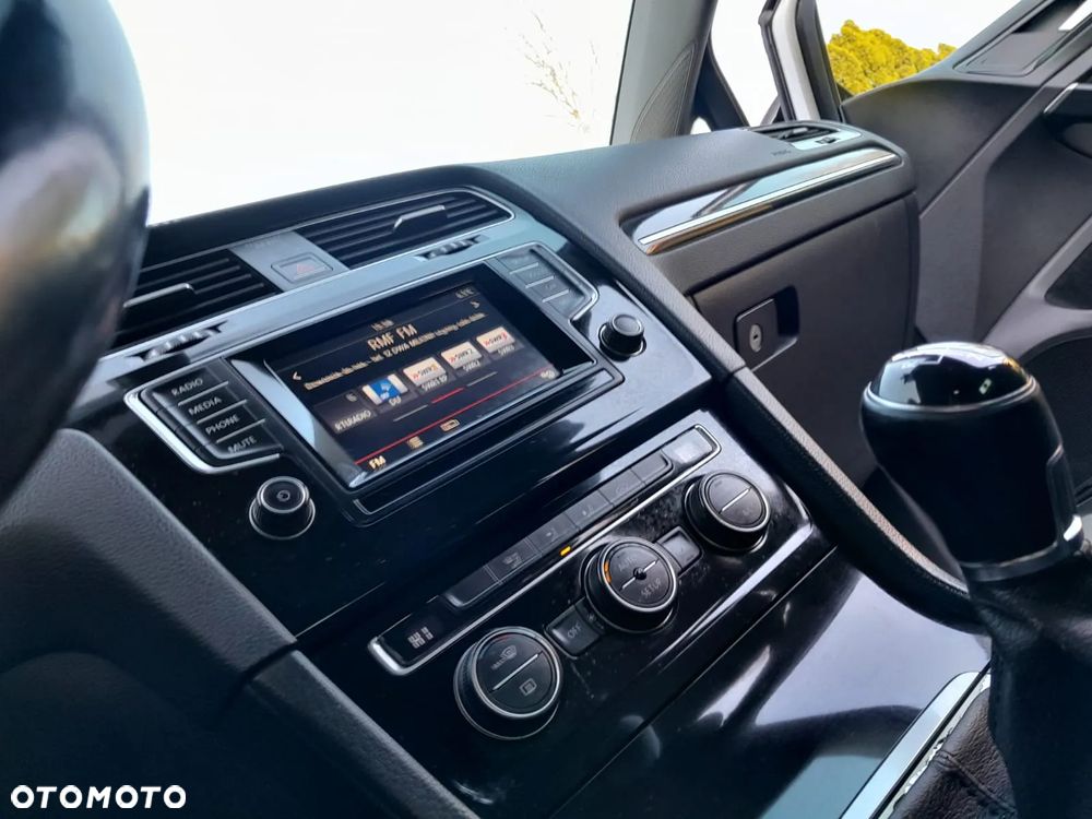Volkswagen Golf - 10