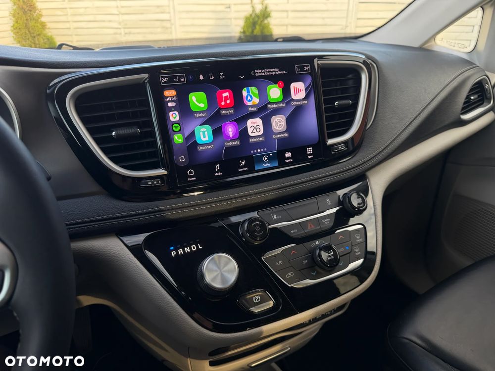 Chrysler Pacifica - 11
