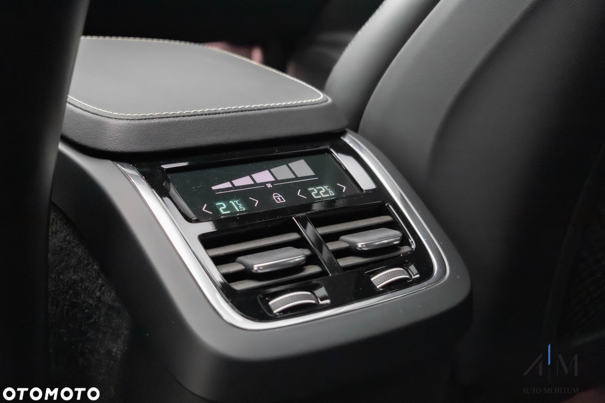 Volvo XC 90 B5 D AWD Ultimate Dark - 31