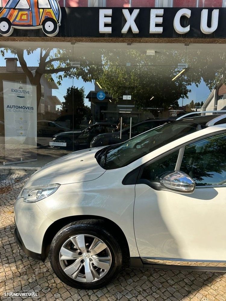 Peugeot 2008 1.2 PureTech Allure - 12