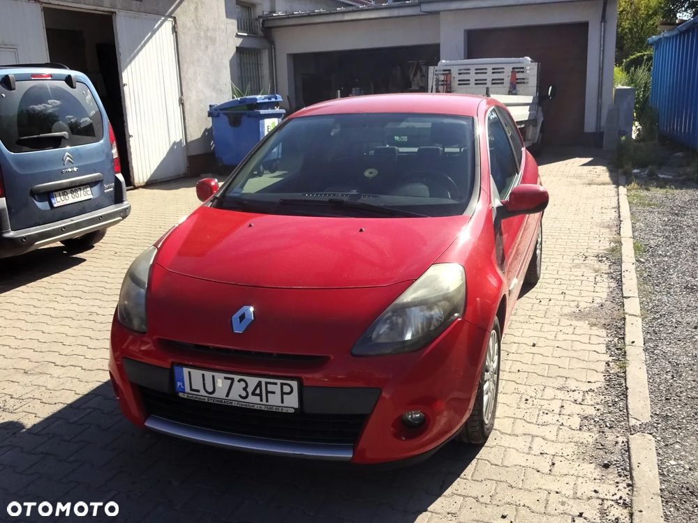 Renault Clio - 22